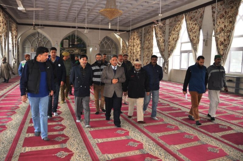 Chairman Waqf Board reviews arrangements at various shrines ahead of Eid-e-Milad