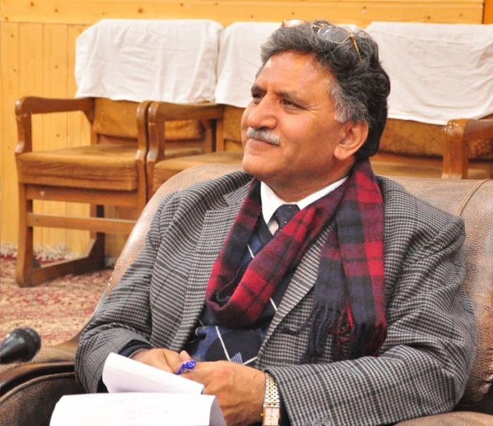 Ganai meets public deputations in Baramulla