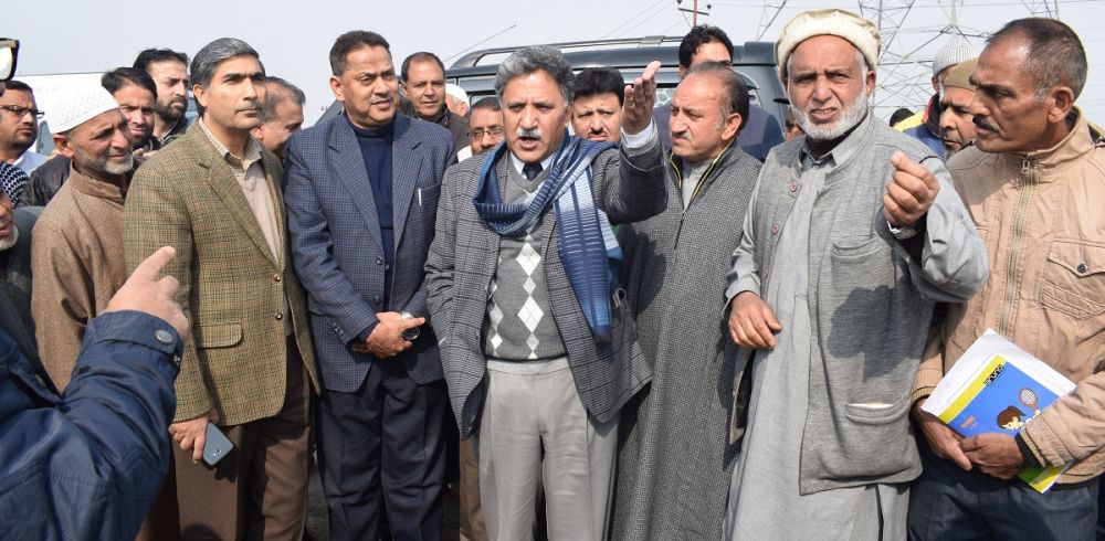 Ganai visits Pulwama, takes stock of damages to horticulture, agriculture sectors
