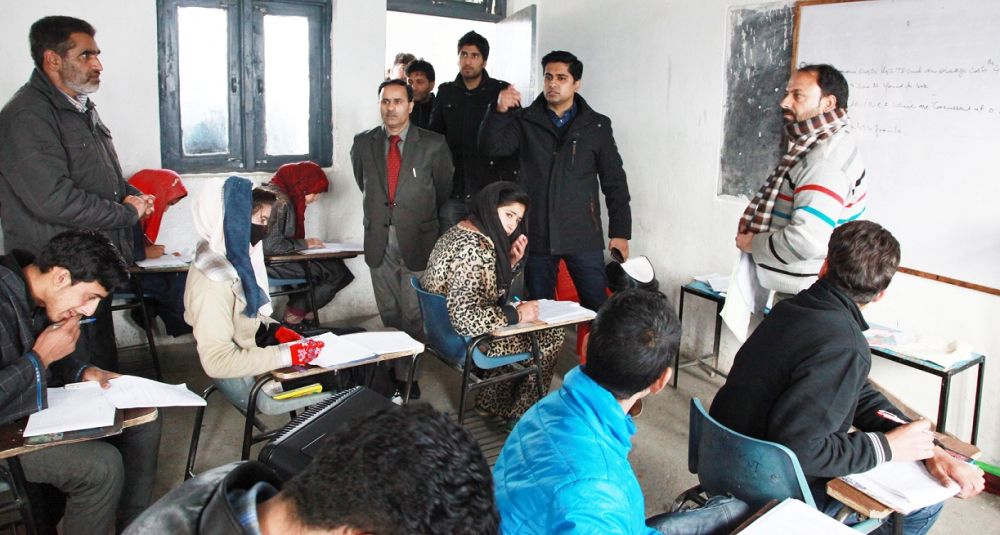 Director School Education inspects exam centers in Pulwama, Shopian