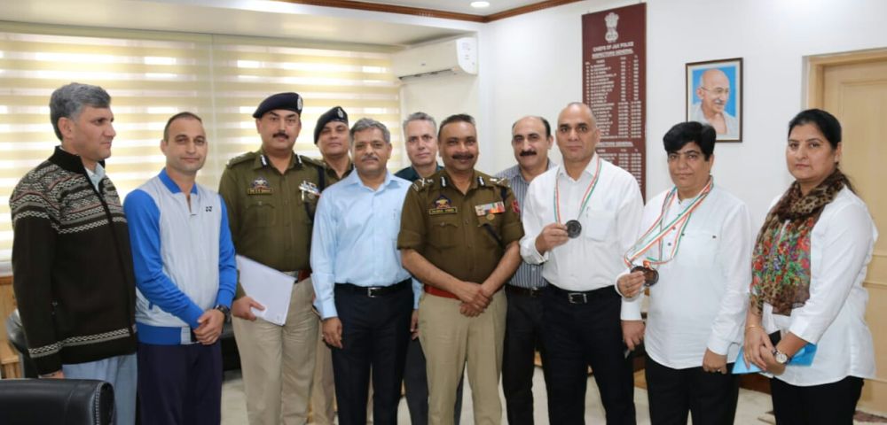 DGP felicitates Police Badminton team for for bringing laurels