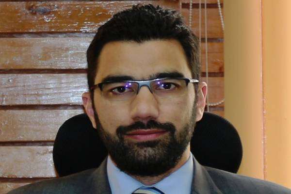 DC Srinagar discusses enrolment under AB-PMJAY scheme