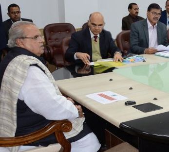 Guv calls for quick completion of languishing projects
