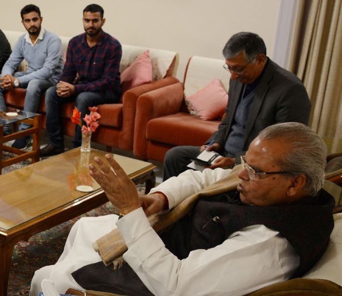 Delegation of Engineers meet Governor