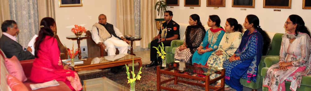Delegation of Angawadi Workers and Helpers Union meets Governor