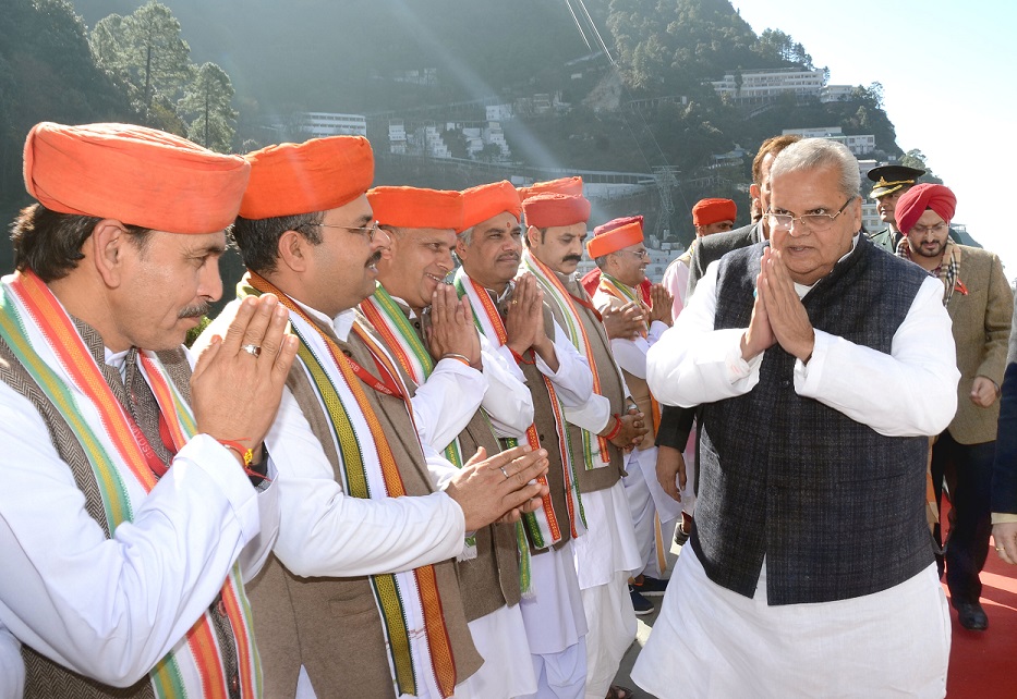 Governor visits Shri Mata Vaishno Devi Shrine