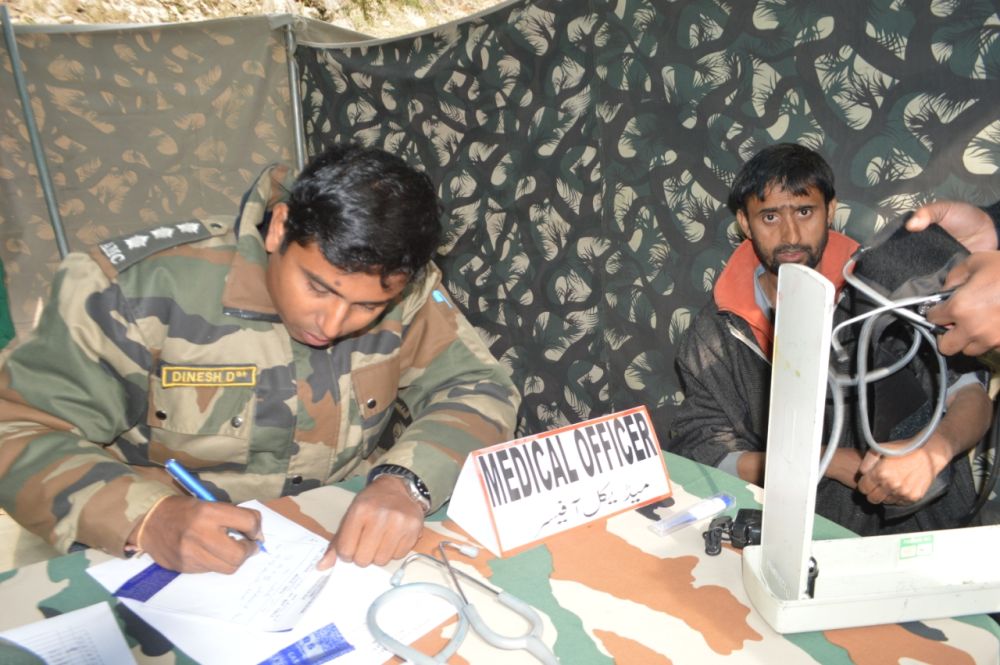 Army organises medical, vet camp in Karnah
