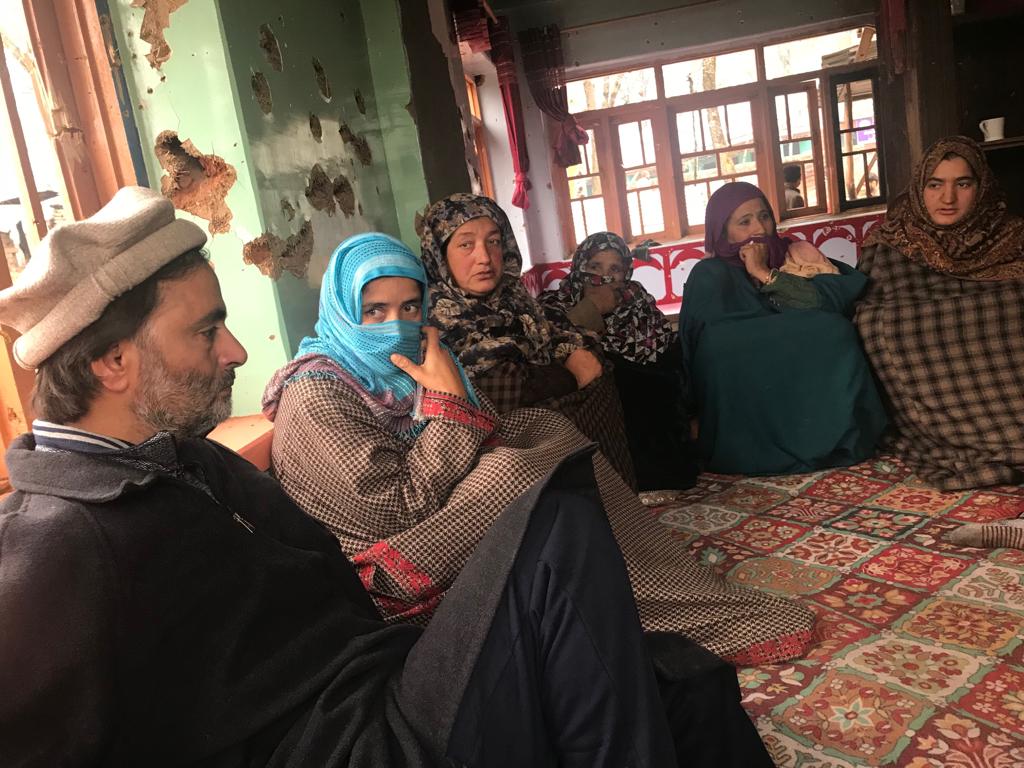 Yasin Malik visits Chowkibal, Aripal and Pampore
