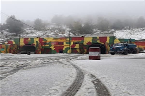 J&K Police comes to rescue of people; 700 stranded passengers evacuated from snow-bound areas