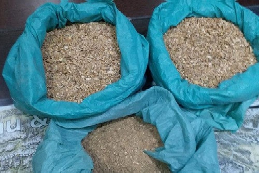 180 kg poppy straw seized from oil tanker, driver held