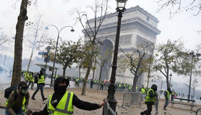 Paris on high alert as city shuts down for ‘yellow vest’ protests