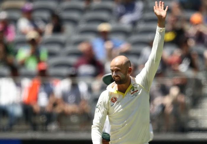 India crash to 140 all out, Australia draw level with big win