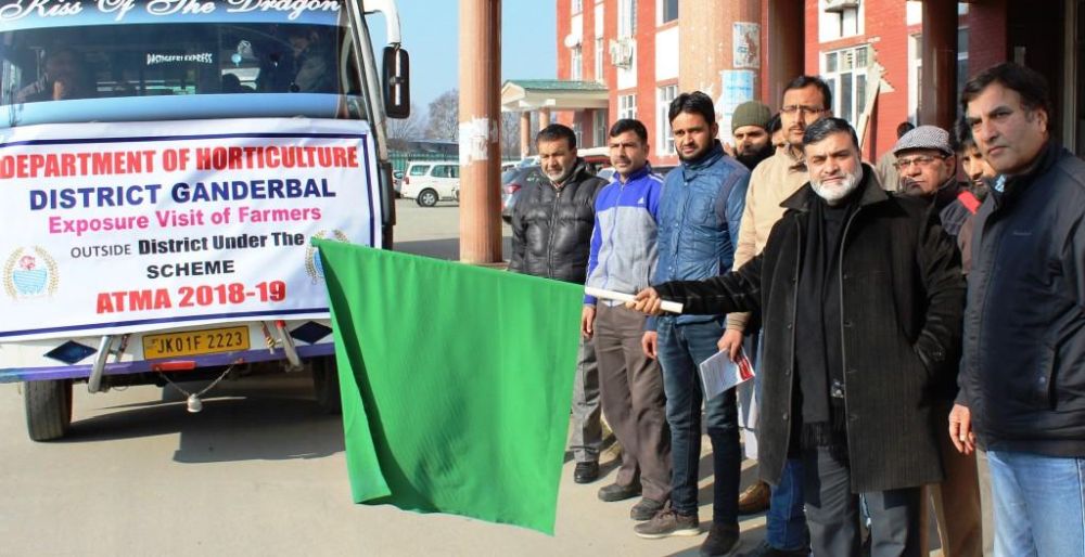 Orchardists tour flagged off at Ganderbal