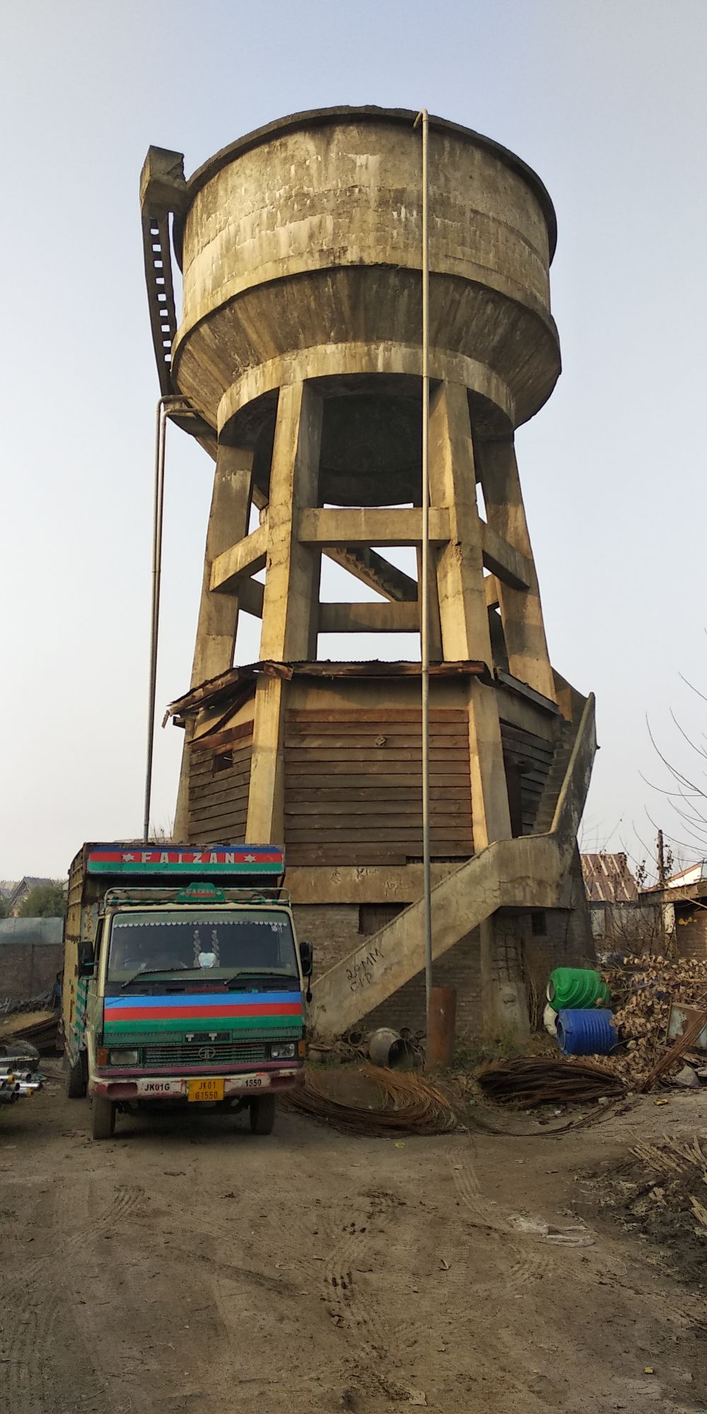 Abandoned by PHE dept, water tank in Sopore awaits repair