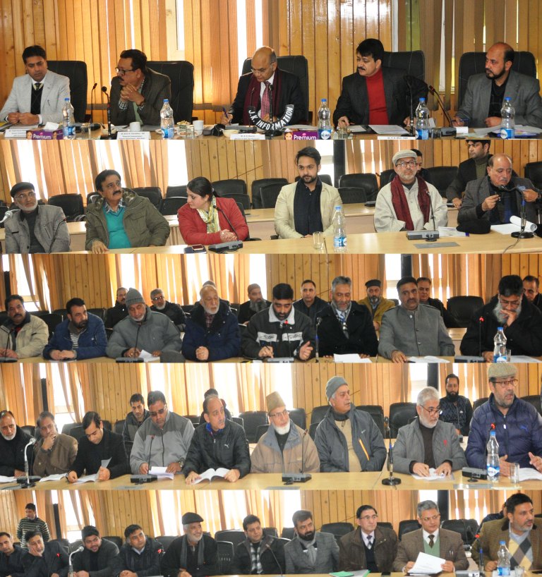 Sharma holds pre-budget consultations with Kashmir business Inc