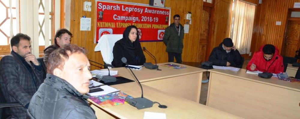 DC Budgam reviews preparation for national campaign on eradication of leprosy