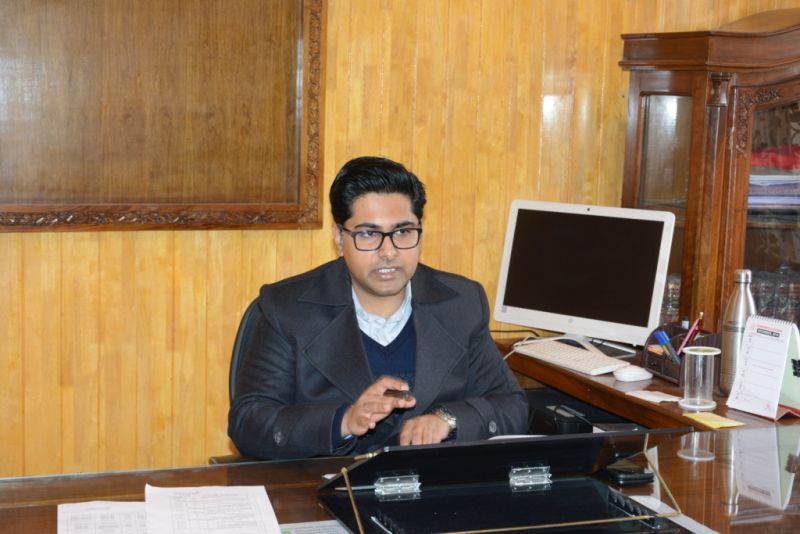 DC Shopian urges people to register for PMJAY