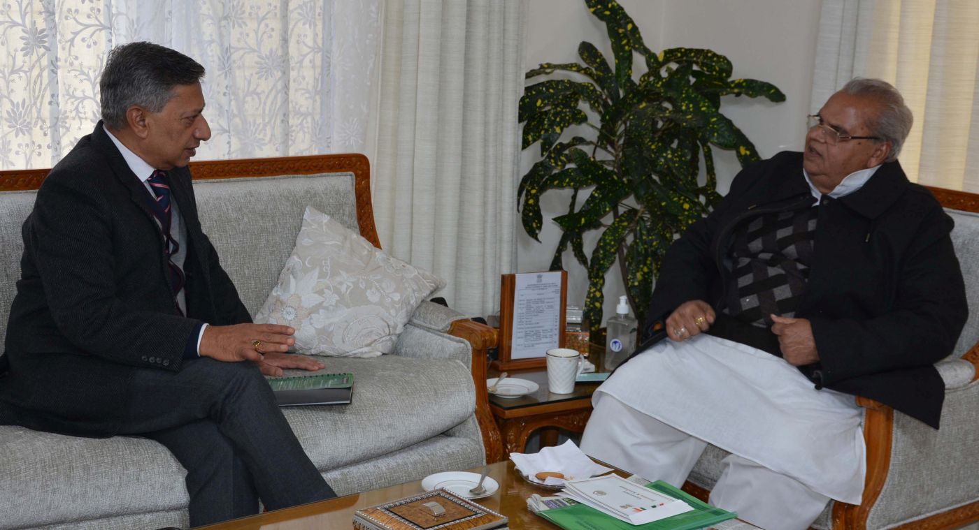 Transport Commissioner meets Governor