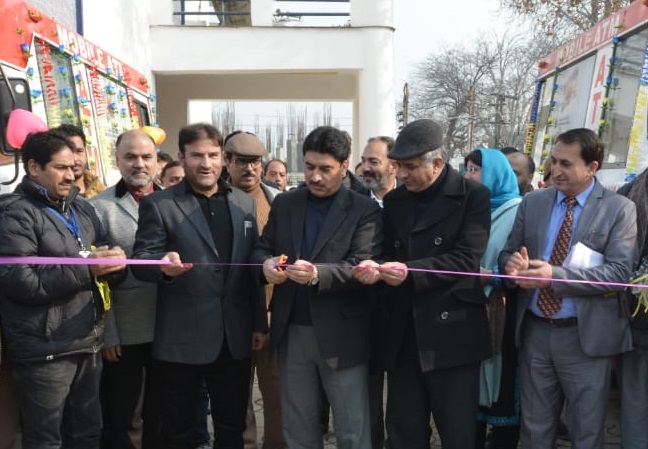 Bhat reviews performance of Cooperative Banks