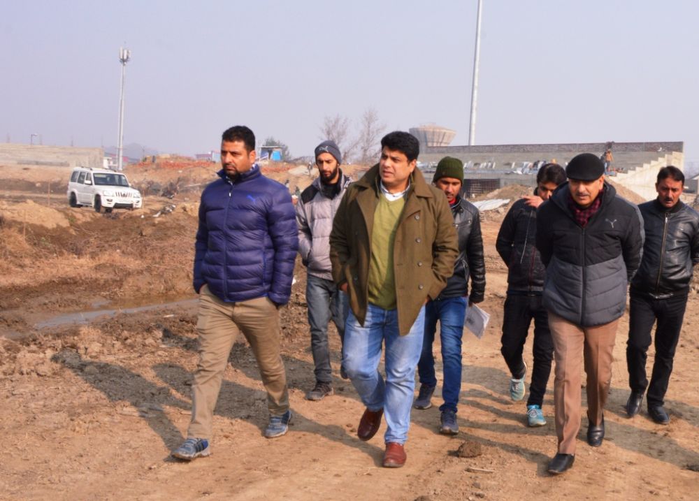 Sarmad Hafeez takes stock of renovation works at Bakshi Stadium