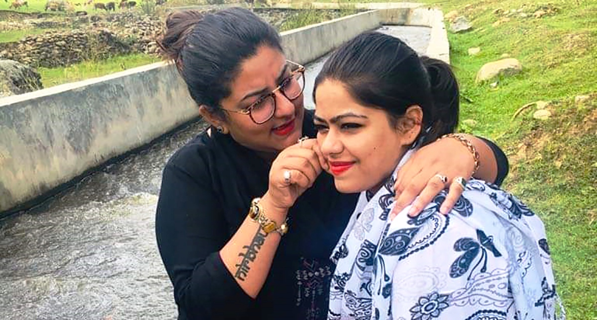 Sikh girl waits to give kidney to Muslim friend