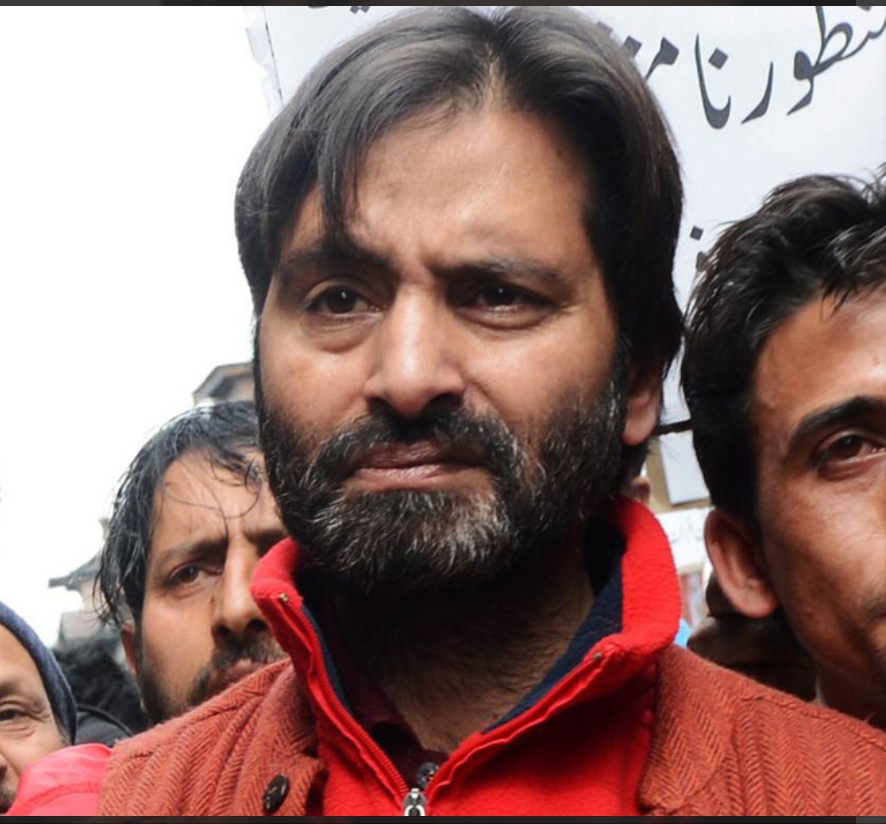Yasin Malik goes into hiding, will lead Badami-Bagh Chalo on Monday