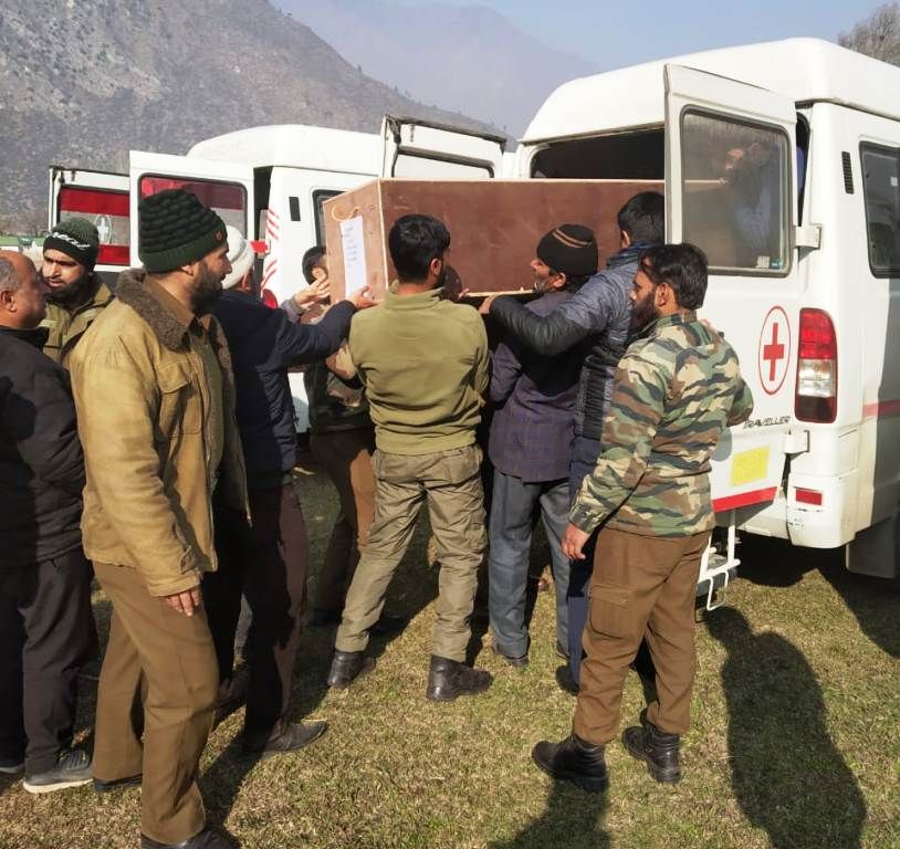 Amid sobs and tears, Uri receive bodies of seven labourers