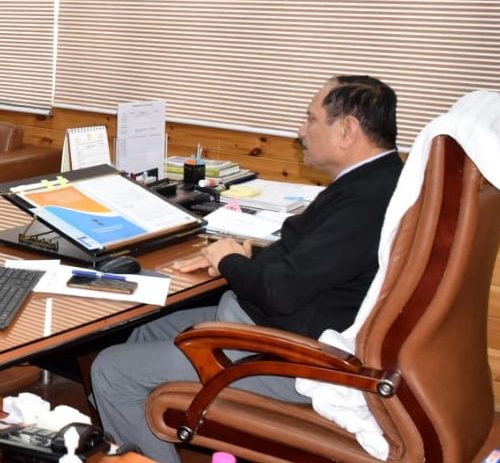 Advisor Bhatnagar meets delegations, individuals at Srinagar