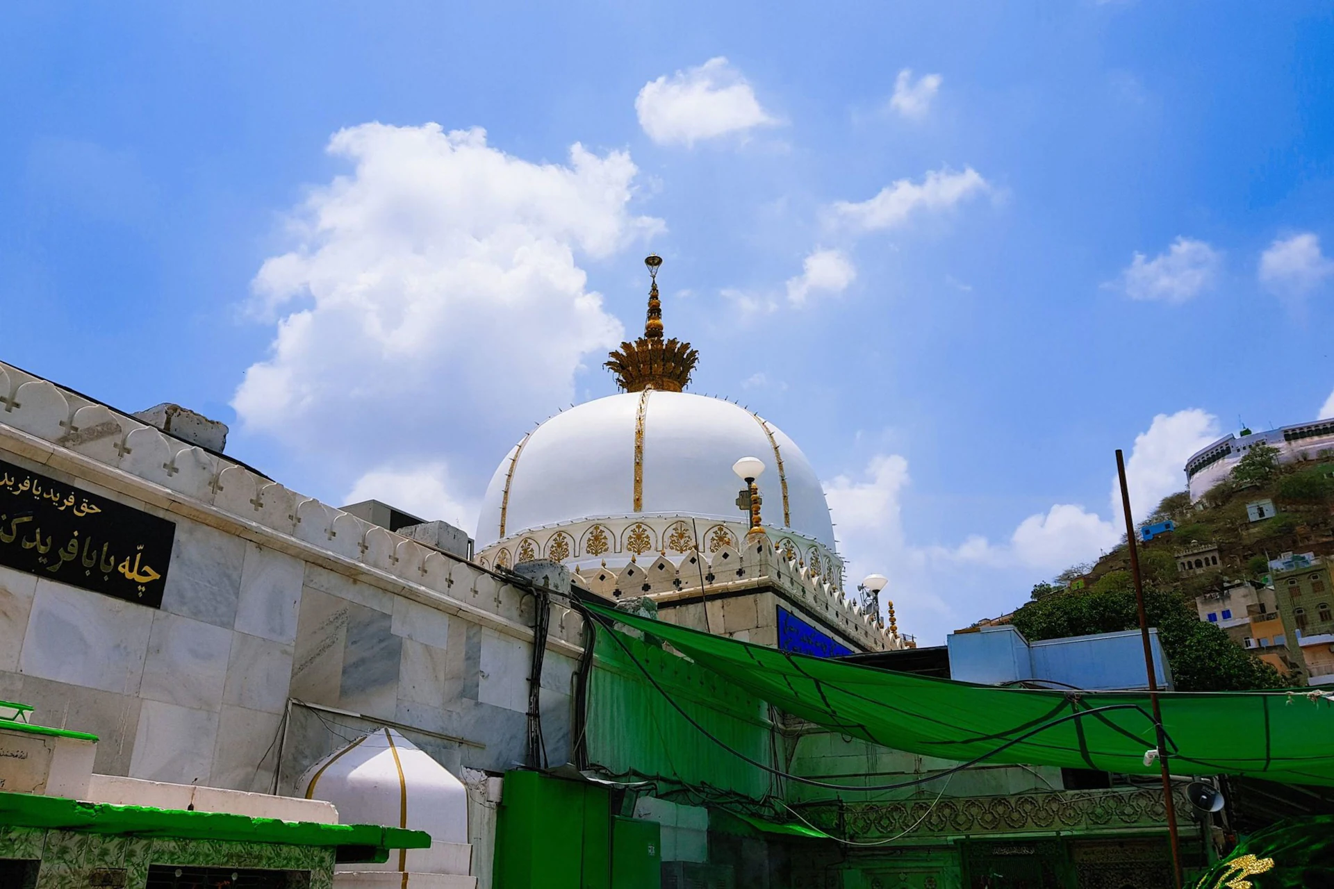 Khwaja Moinuddin Chishti (RA)-Exponent of Universal Love and Peace
