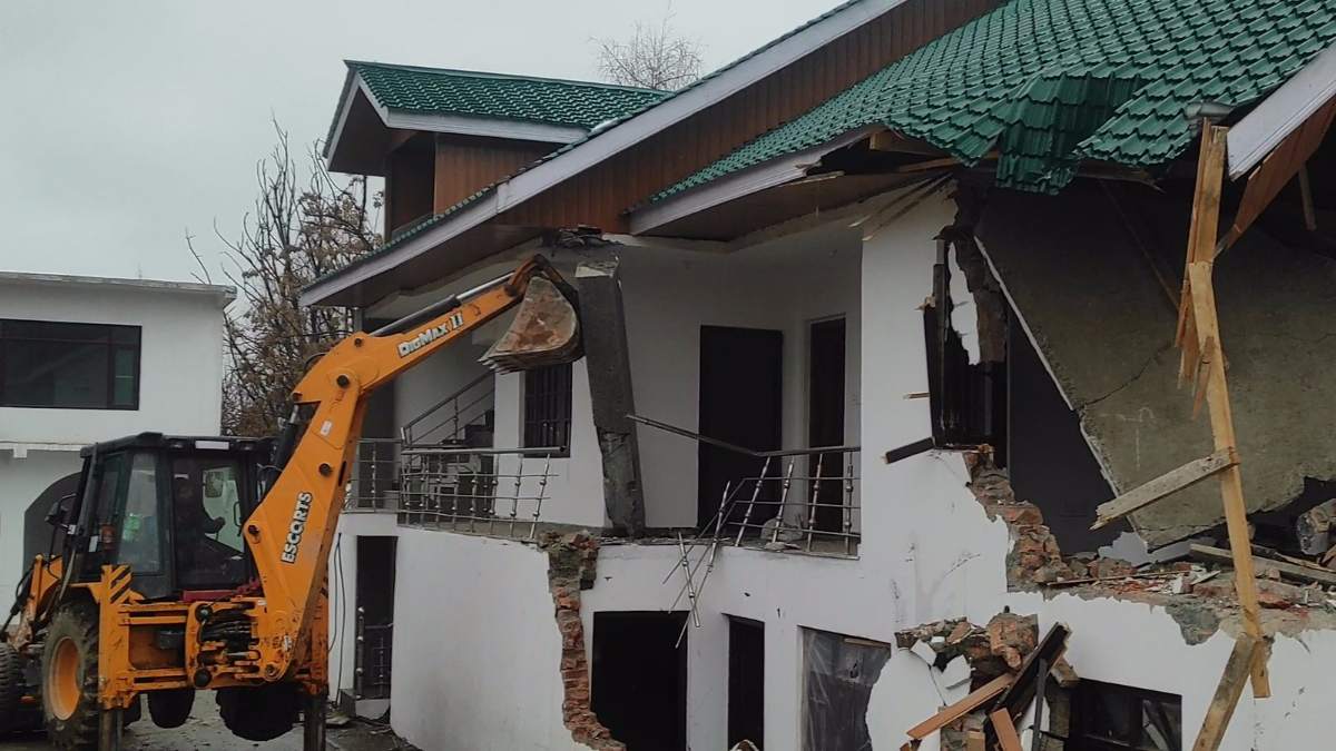 Commercial complex of former minister demolished in Shopian