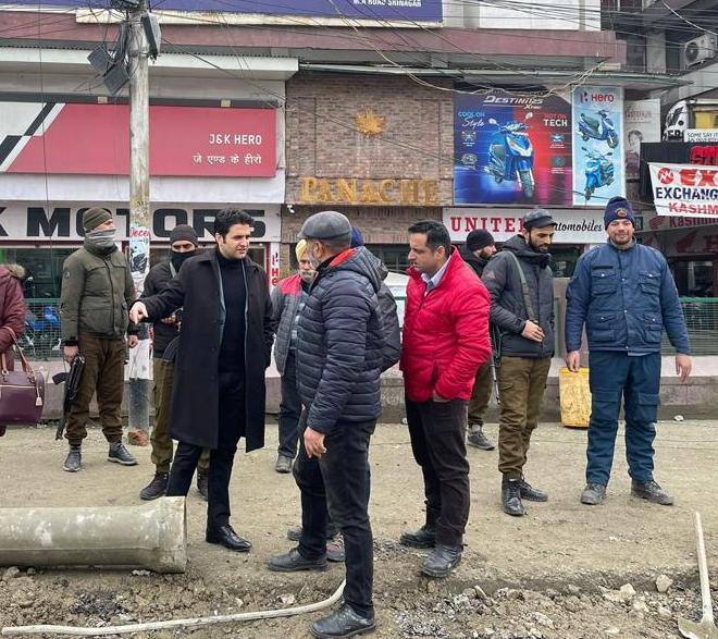 Commissioner SMC tours City areas; reviews progress on projects