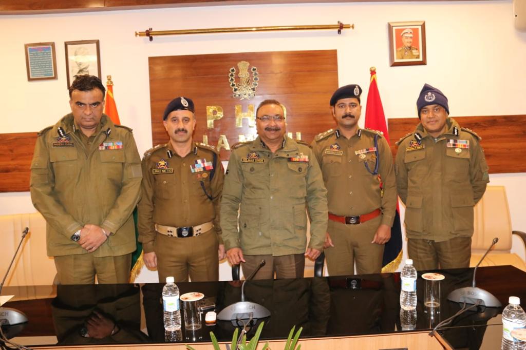PHQ bids farewell to outgoing AIsG, SP