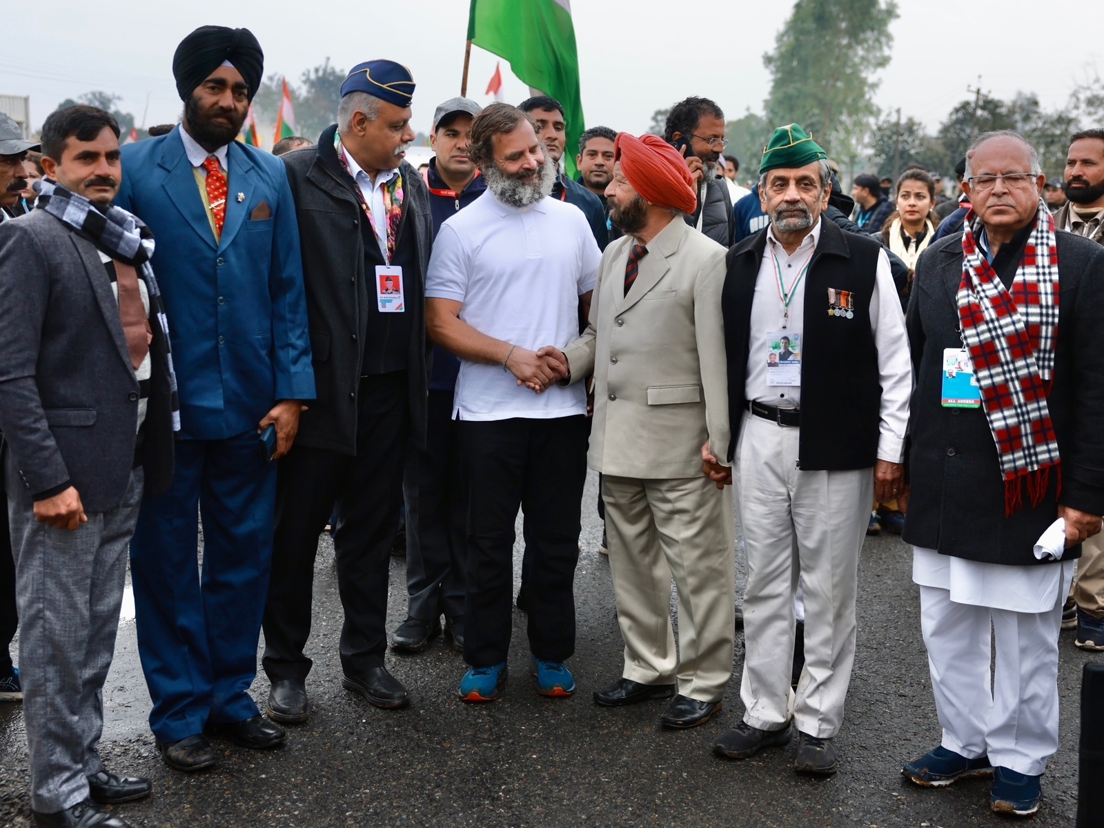 AS BJY begins J&K leg, Sanjay Raut, PVC awardee Bana Singh, others join march
