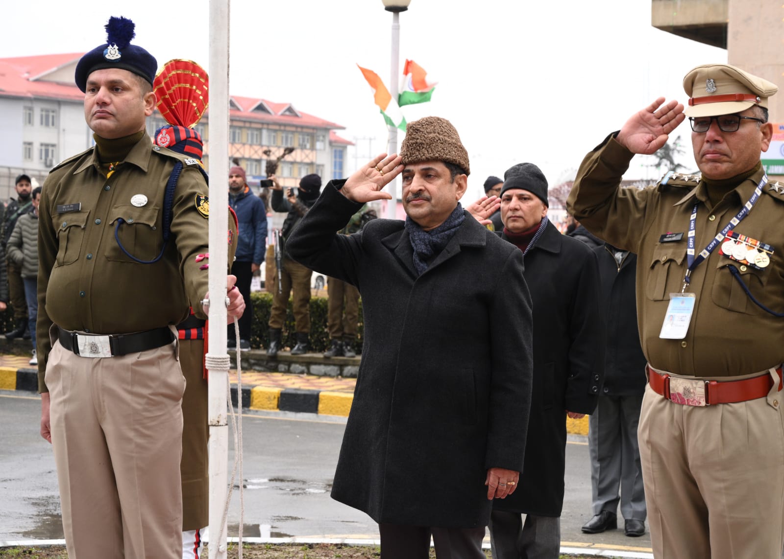 Republic Day: Justice Vinod Chatterji Koul unfurls national flag at HC Wing Sgr
