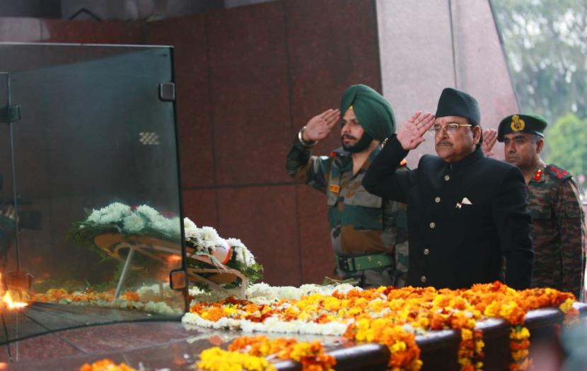 Minister pays tribute to fallen soldiers in Jammu, reviews Army’s ops preparedness