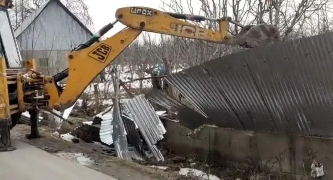 Govt retrieves 50 kanals of land occupied by Haseeb Drabu in Shopian: Officials