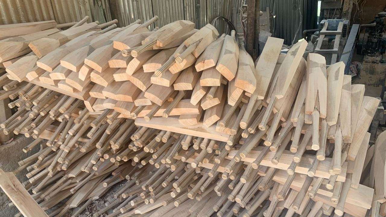 Kashmir’s cricket bat industry stares at uncertain future amid growing willow cleft shortage