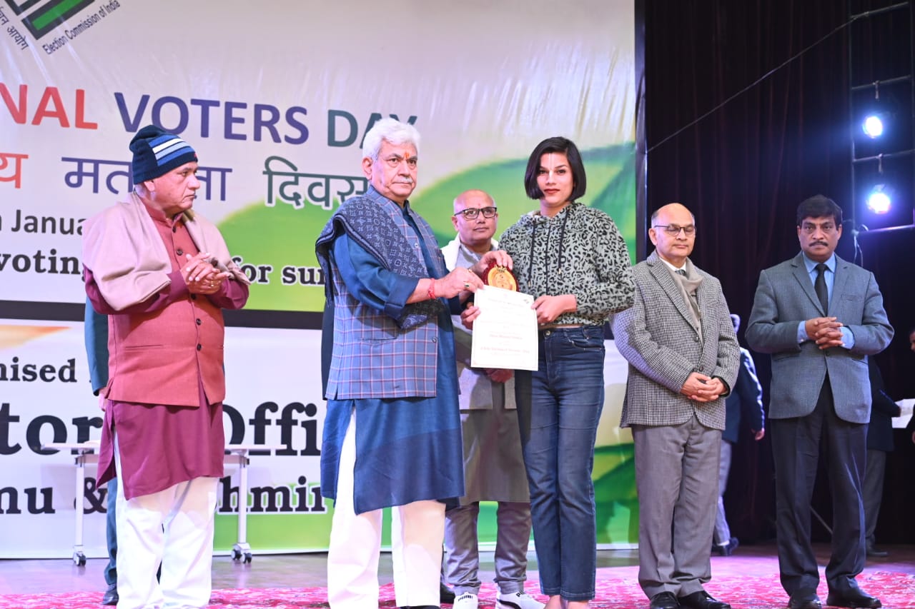 On RD, LG extends greetings to people