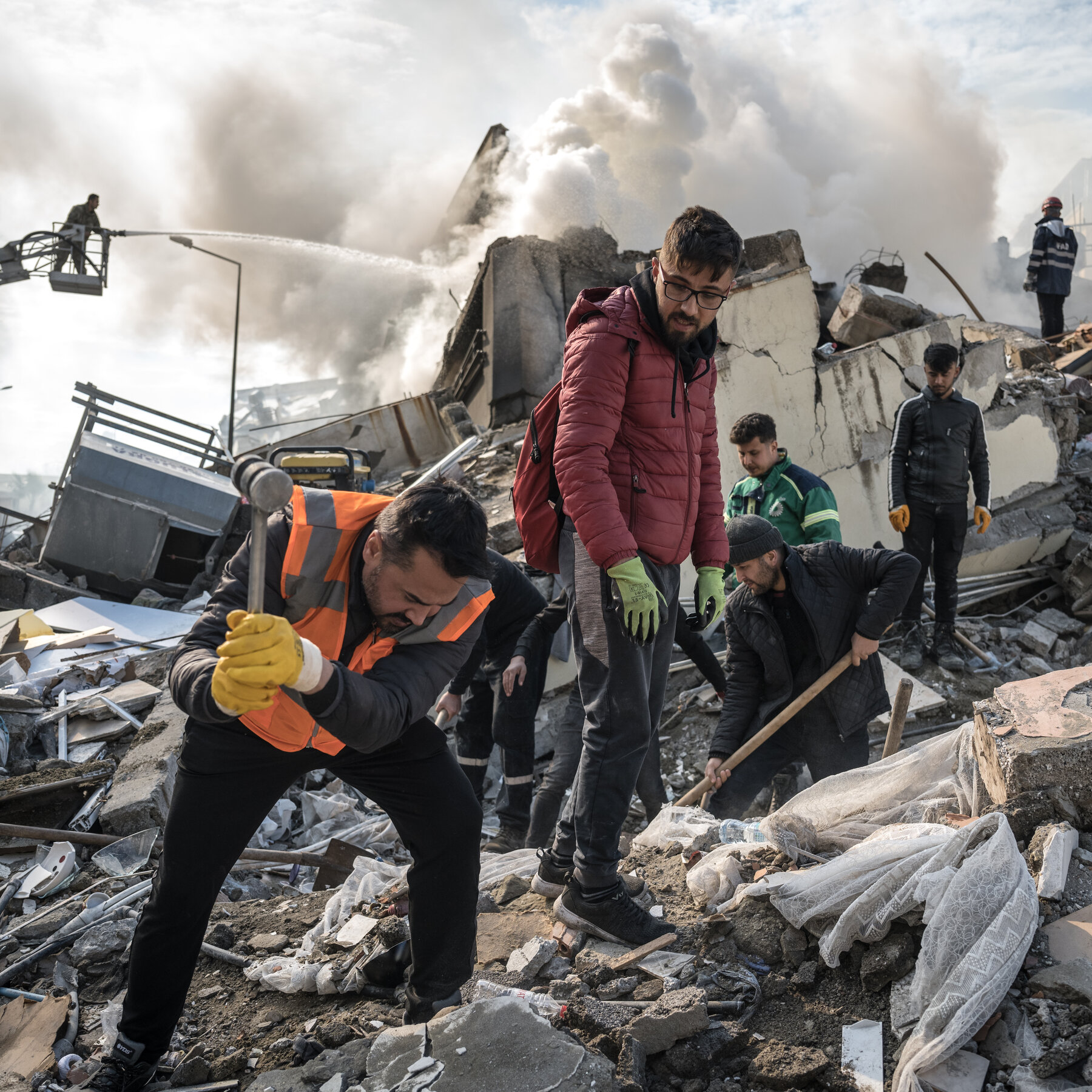 Quake deaths pass 5,000 as Turkiye, Syria seek survivors