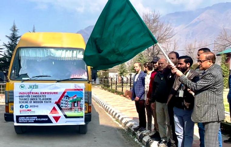 Director JKEDI flags off  batch of female trainees on industrial exposure tour