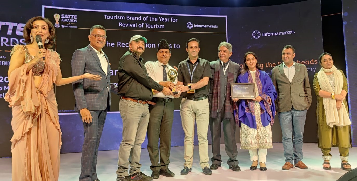 J&K awarded ‘Tourism Brand of the Year’ for revival of tourism at SATTE