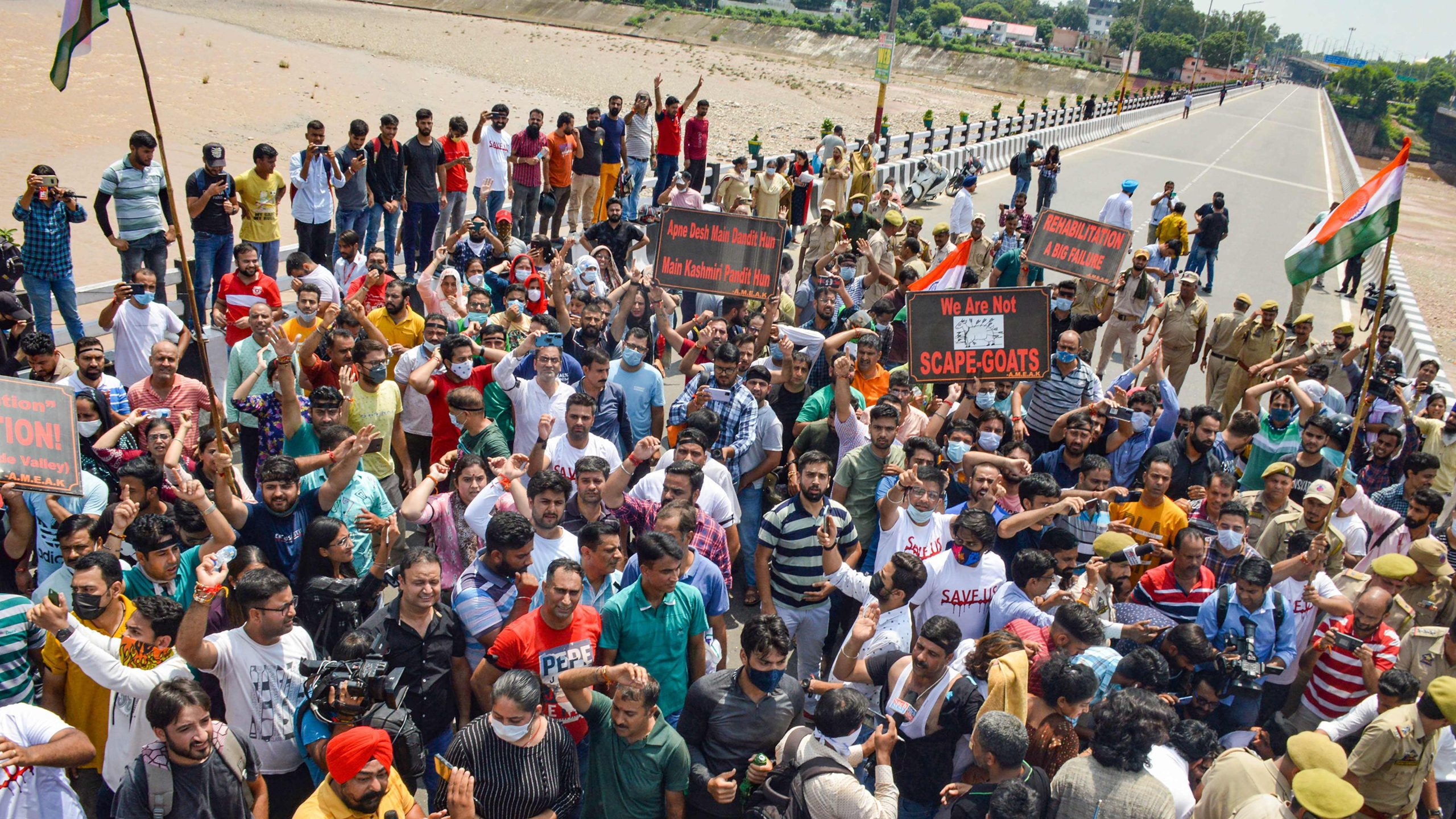 KP, other employees stage sit-in outside Raj Bhavan in Jammu for relocation, pending salaries