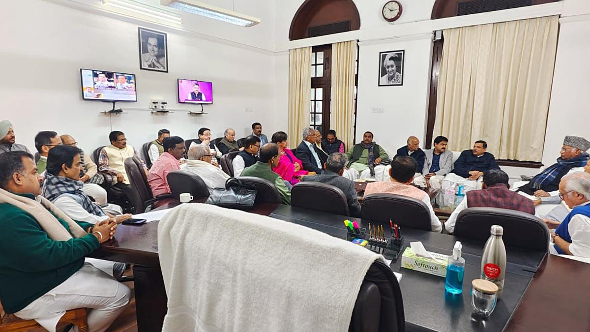 Opposition leaders hold meeting to chalk out strategy in Parliament