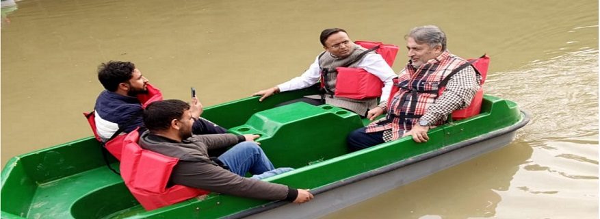 Pr Secy inspects work on dev of park, waterfront Amrit Sarovar at Kupwara