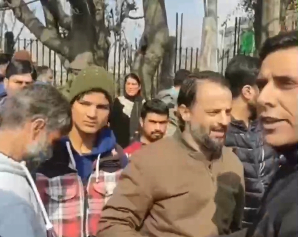 Three SMC employees held for ‘assaulting’ traffic cops