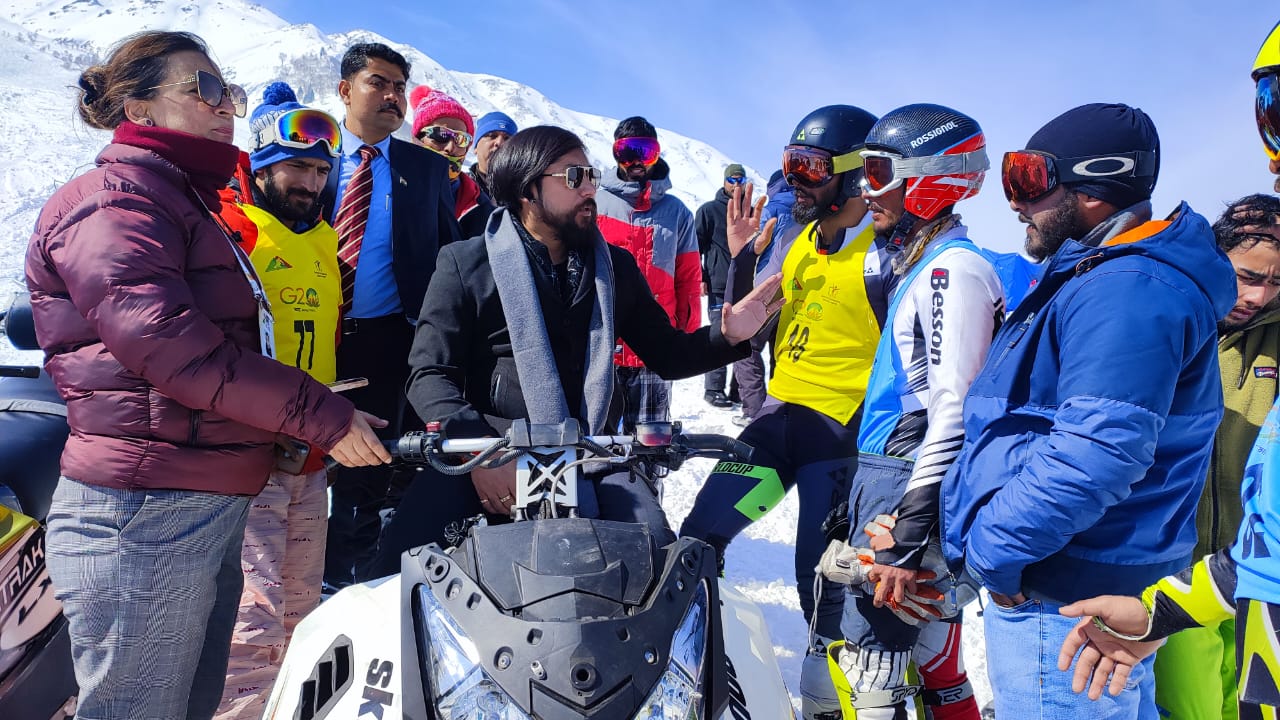 Union MoS Nisith Pramanik takes stock of sports activities, interacts with players at Kangdoori