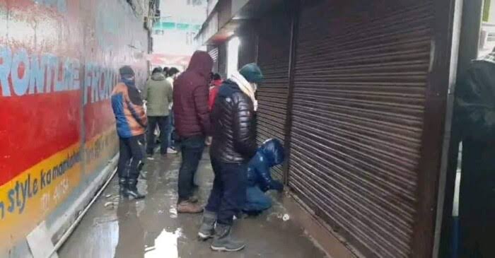 Shops that were sealed at Aftab Market in Srinagar reopened