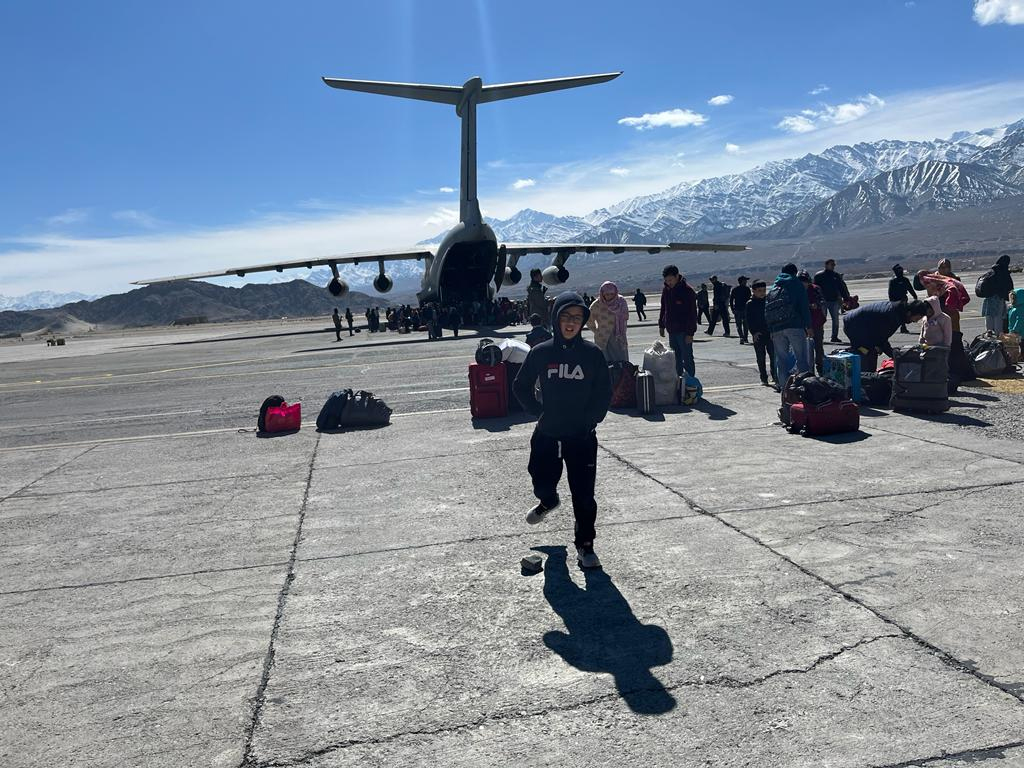 275 stranded passengers airlifted between J&K and Ladakh