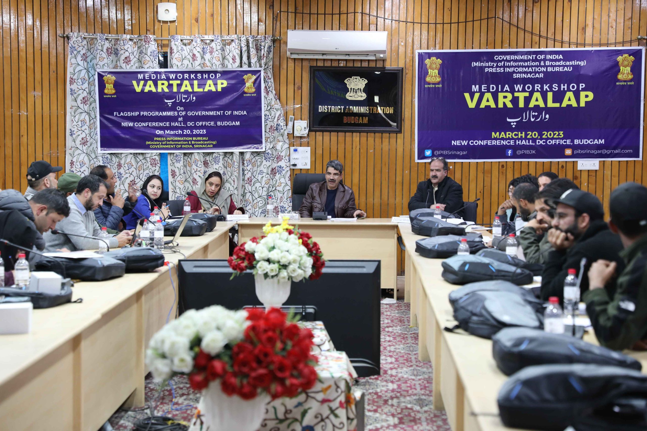 PIB Srinagar organizes Media Workshop ‘Vartalap’ at Budgam