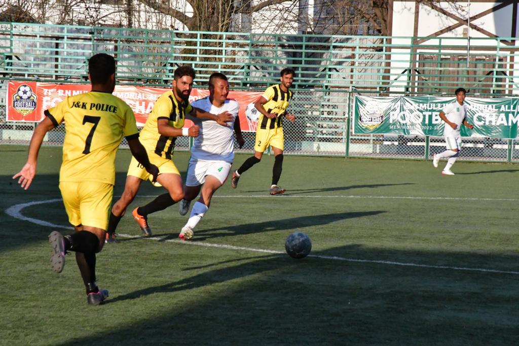 Teams move mountains for the next round